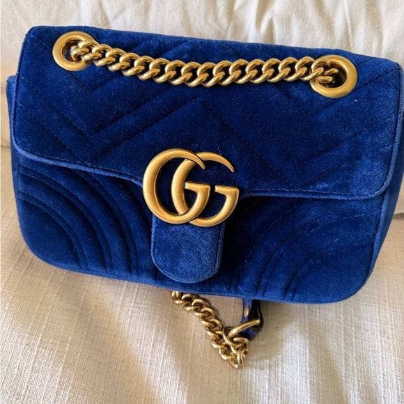 AUTHENTICATED Gucci Velvet Shoulder Bag in Deep Blue with Gold Hardware - Picture 4 of 4